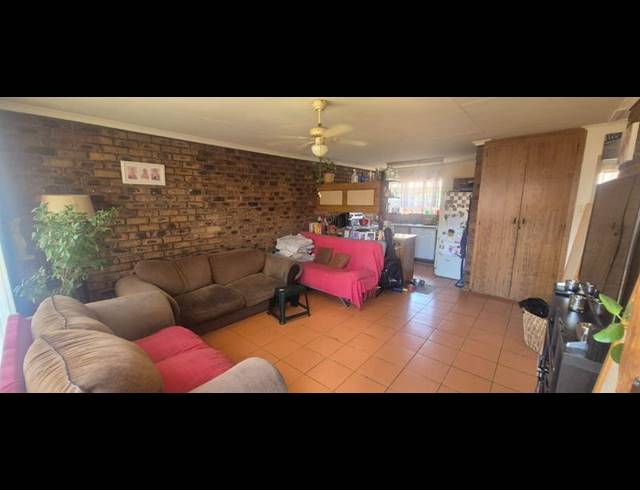 2 BEDROOM TOWNHOUSE FOR SALE IN WITPOORTJIE